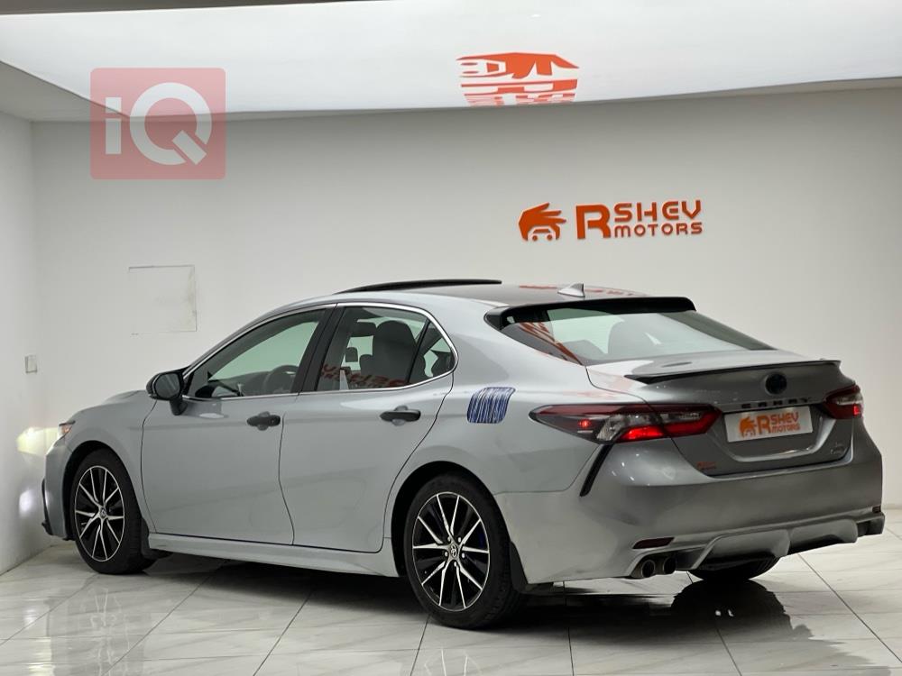 تۆیۆتا کامری